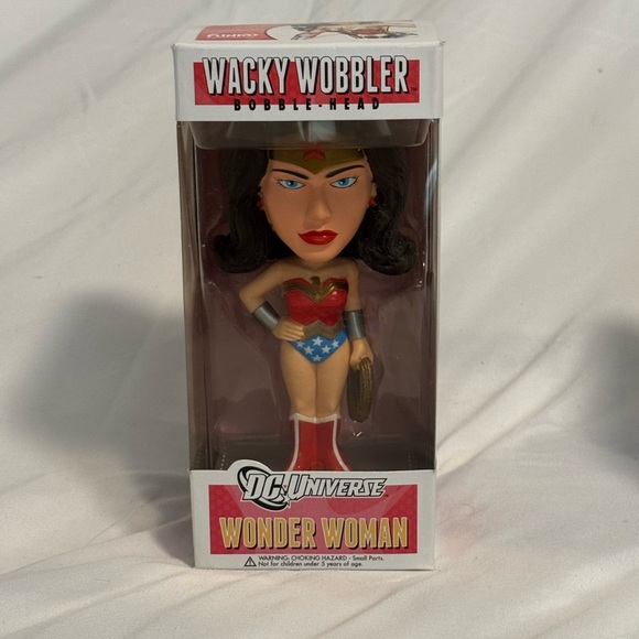 Wonder Woman Wacky Wobbler Bobblehead - Picture 1 of 1